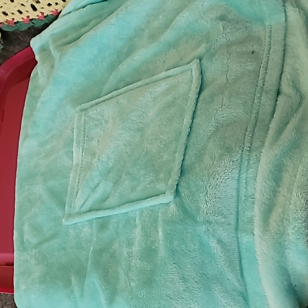 Mint green wrap with pockets